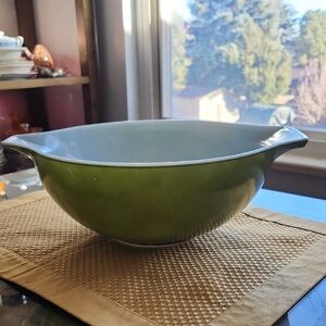 Pyrex 444 Avacado Green Verde Mixing Bowl 4 Quart Made In USA
